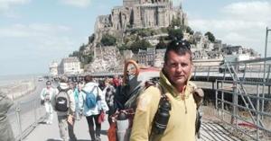 Jean-Yves valesmes au Mont St Michel avec vaincre les maladies Lysosomales